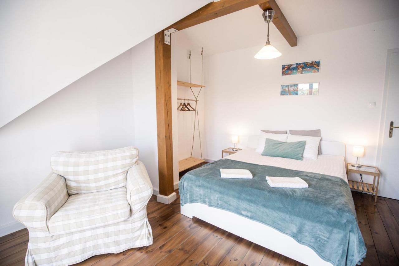 Manor Apartments, 초팍 외부 사진