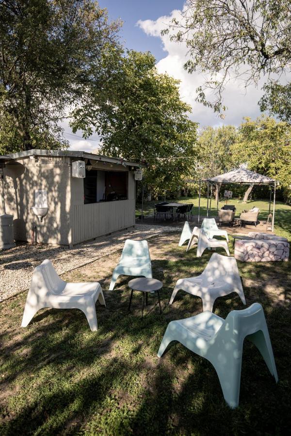 Manor Apartments, 초팍 외부 사진